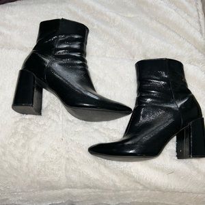 Boohoo black bootie